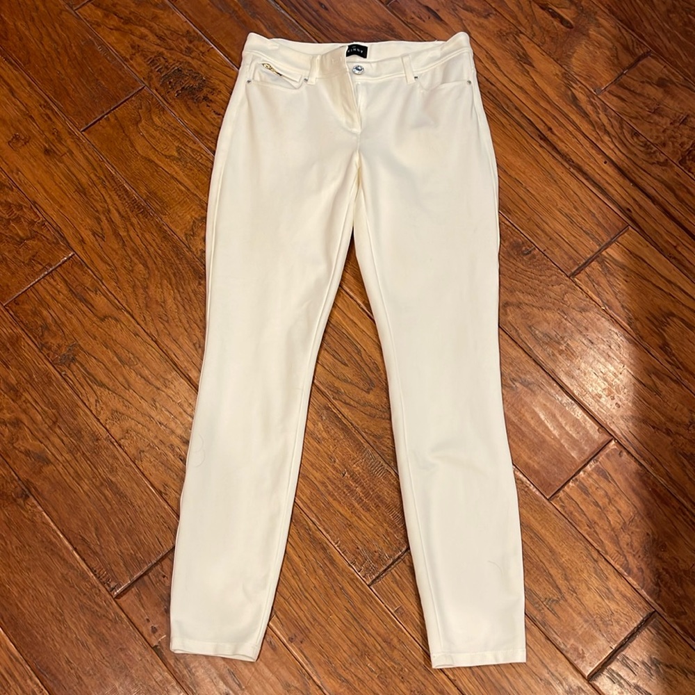 I’m cleaning out my closet!!!  WHBM Skinny White Pant
